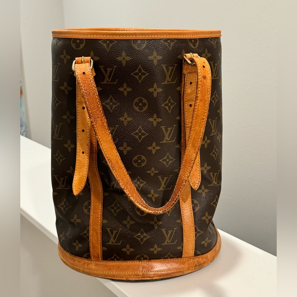 SILD—Louis Vuitton Grand Bucket